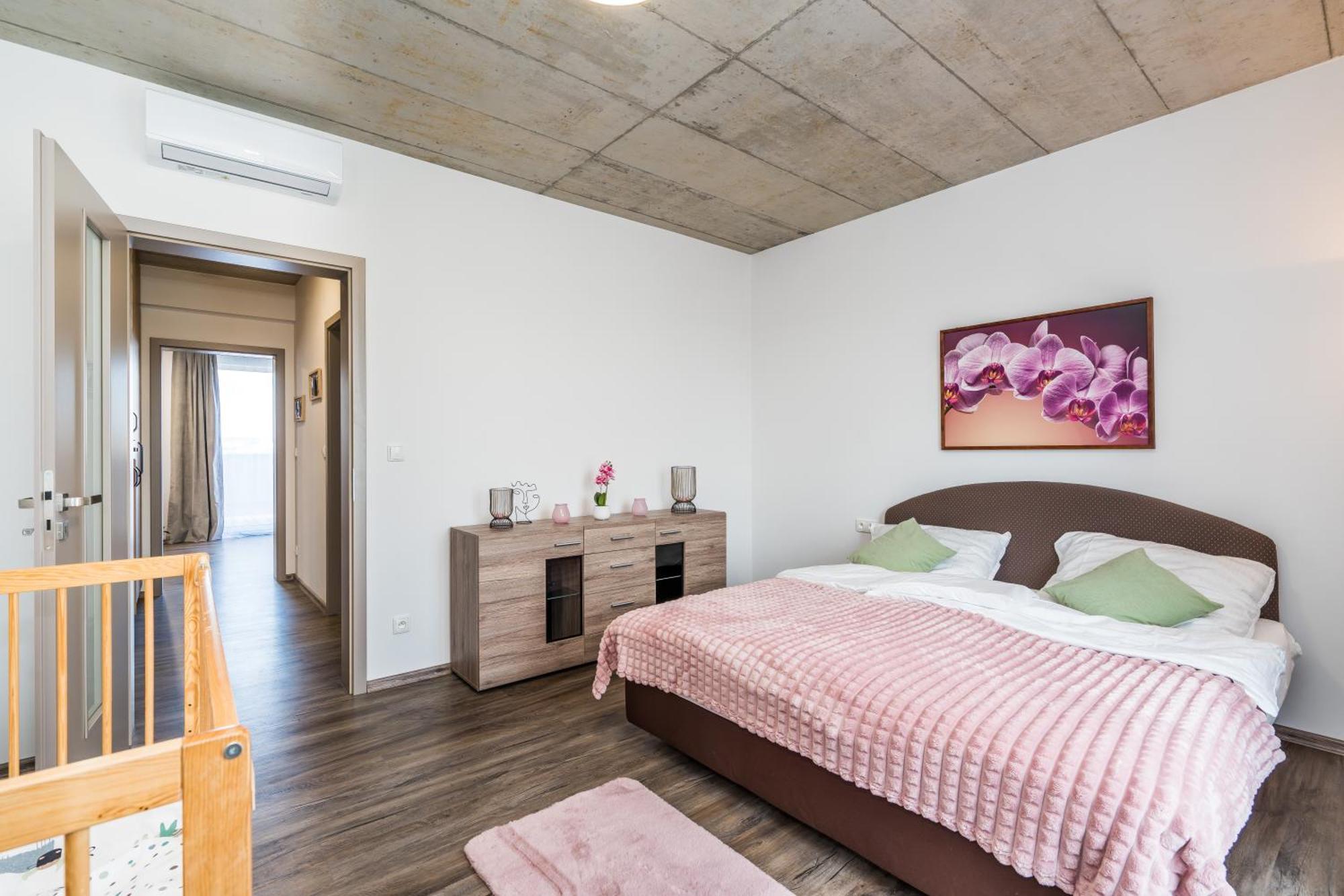 Perla Hradce 401 Apartment Hradec Králové Exterior foto